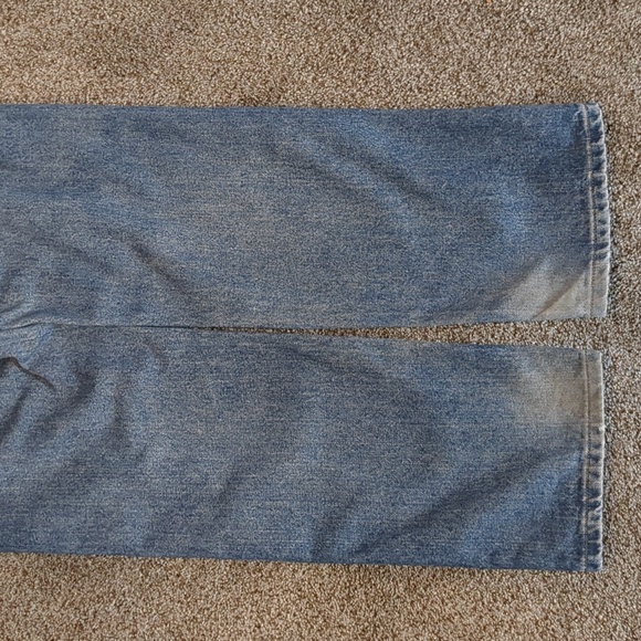 Men's Wrangler distressed regular fit blue jeans size 32X32 - Picture 11 of 12